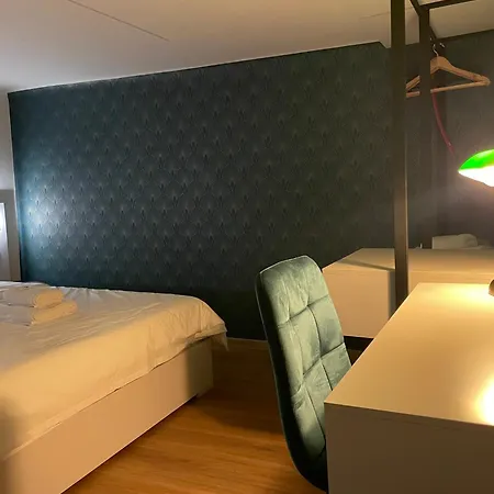 Trinity Loft - Near Metro - Self Check-in - Fast Wi-fi Lägenhet *