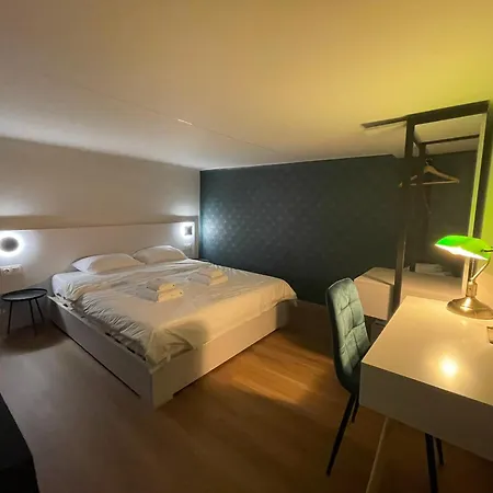 Apartment Trinity Loft - Near Metro - Self Check-in - Fast Wi-fi