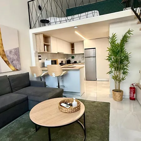 Trinity Loft - Near Metro - Self Check-in - Fast Wi-fi Apartmán *