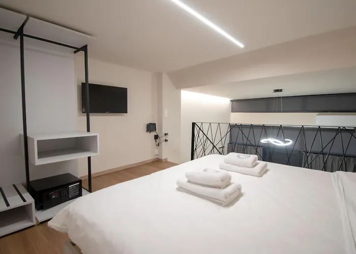 Trinity Loft - Near Metro - Self Check-in - Fast Wi-fi Apartment Thessaloniki