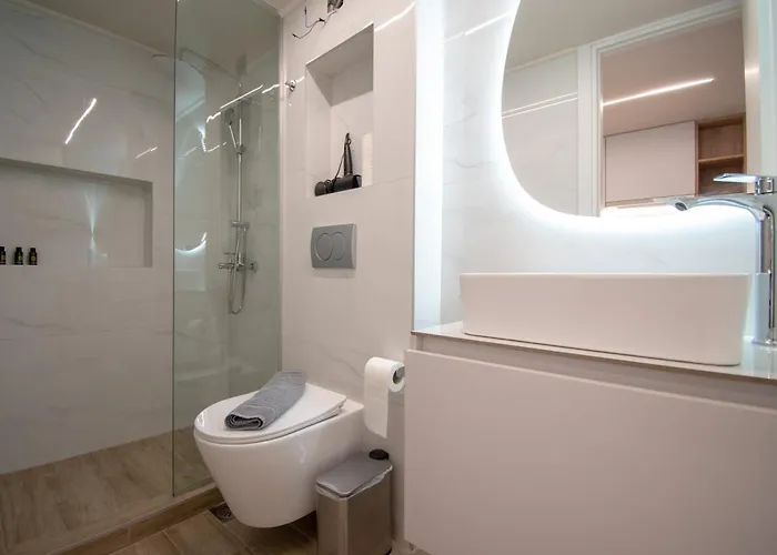Trinity Loft - Near Metro - Self Check-in - Fast Wi-fi Apartmán