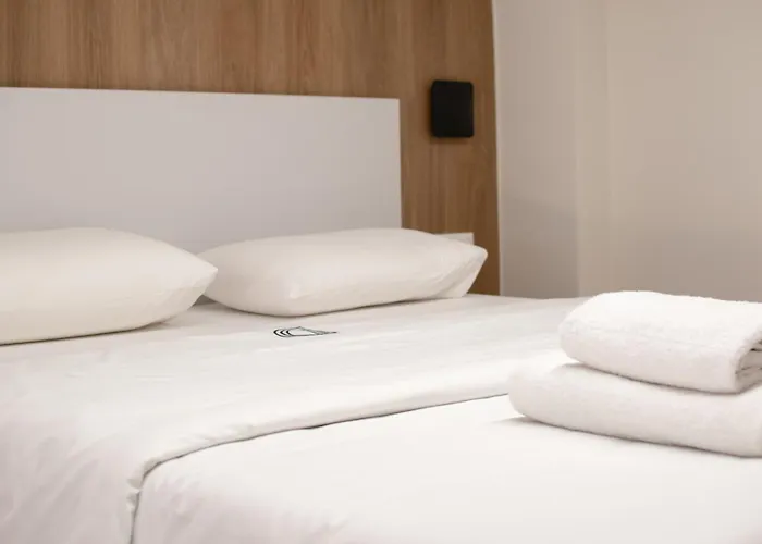 Trinity Loft - Near Metro - Self Check-in - Fast Wi-fi *