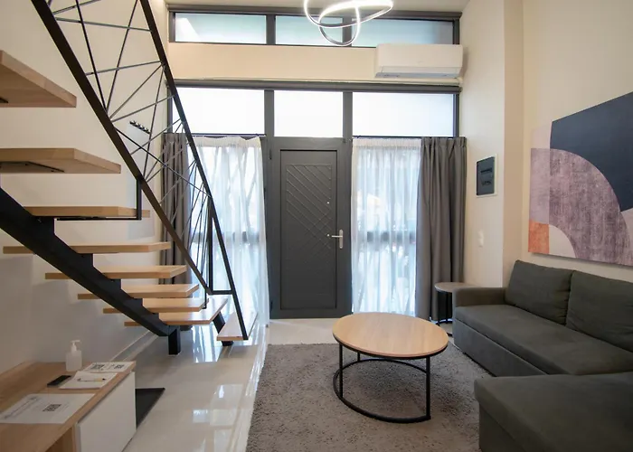 Trinity Loft - Near Metro - Self Check-in - Fast Wi-fi דירה סלוניקי