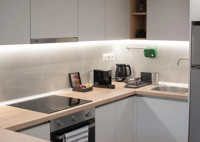 Trinity Loft - Near Metro - Self Check-in - Fast Wi-fi * סלוניקי